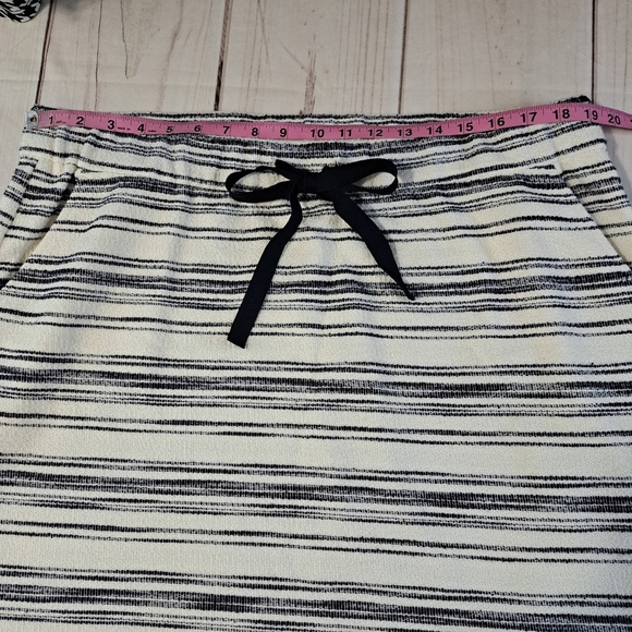 LOFT Petites Striped Black and White Women's Skirt Size XXLP - Picture 2 of 10